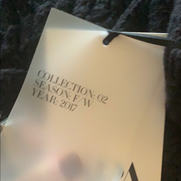 NWT ZARA SWEATER WITH CONTRASTING HEM MEDIUM - Picture 7 of 8